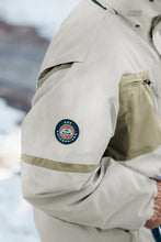 Load image into Gallery viewer, 686 Men's Transfer 2001 Jacket 2026