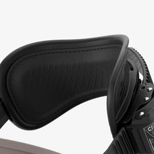 Load image into Gallery viewer, Union Strata Snowboard Binding 2027